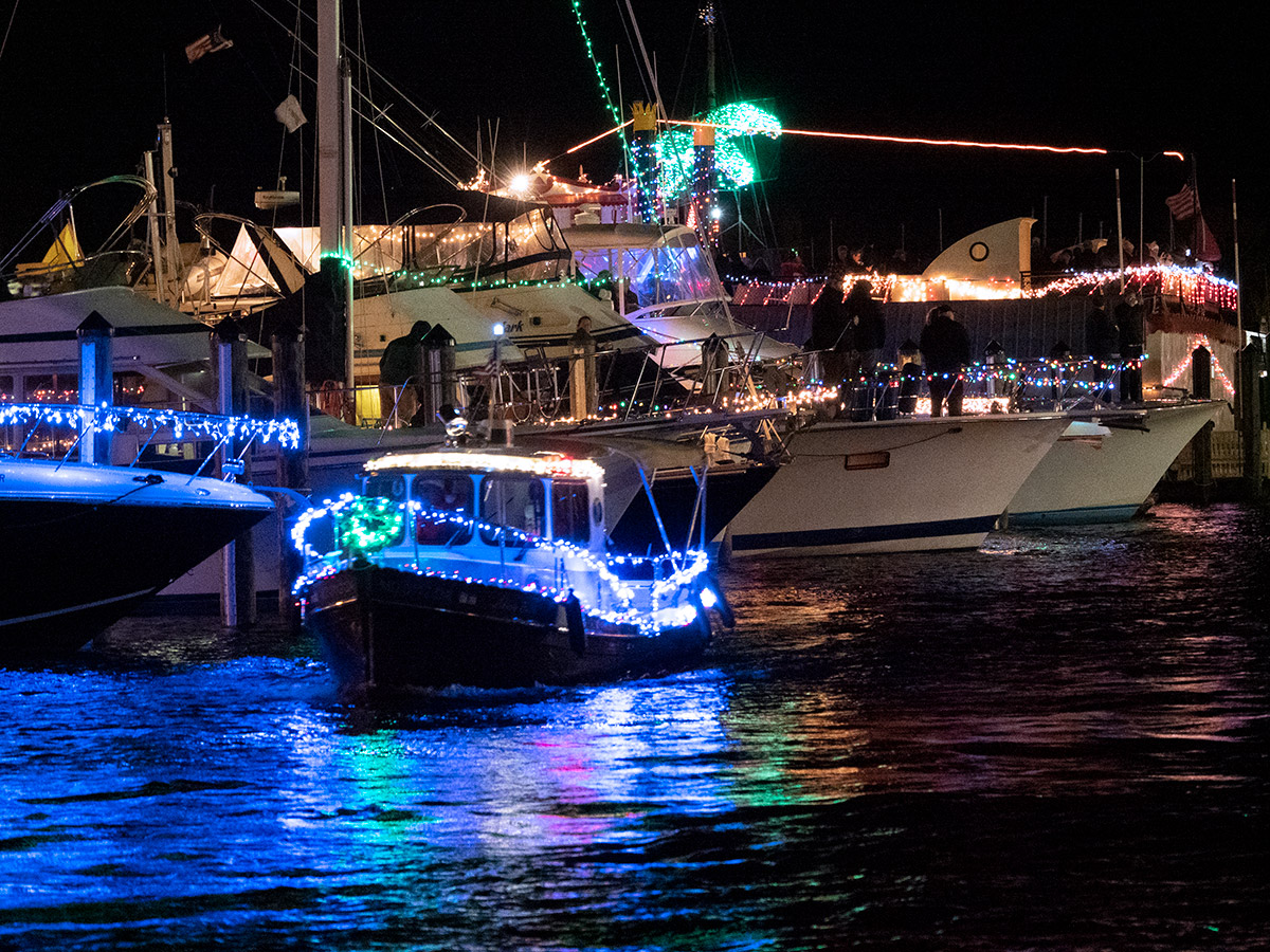 The View From The Annapolis Christmas Boat Lights Parade HOAGonSight